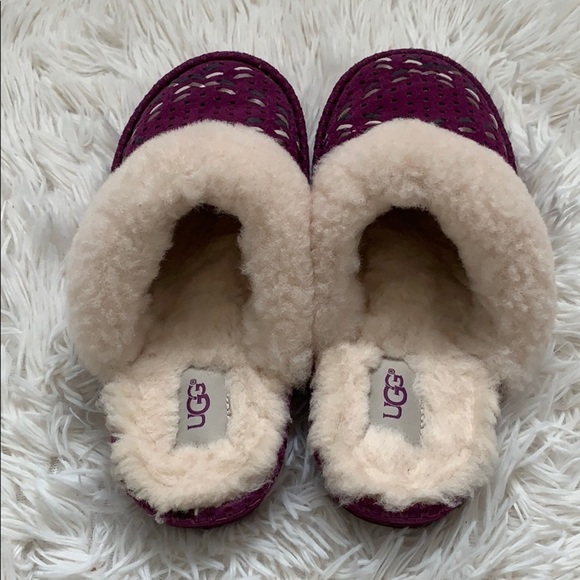 Authentic UGG Aira tehuano slippers size 5 - Picture 4 of 6